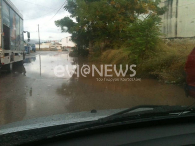 Προβλήματα από την έντονη βροχόπτωση στη Χαλκίδα