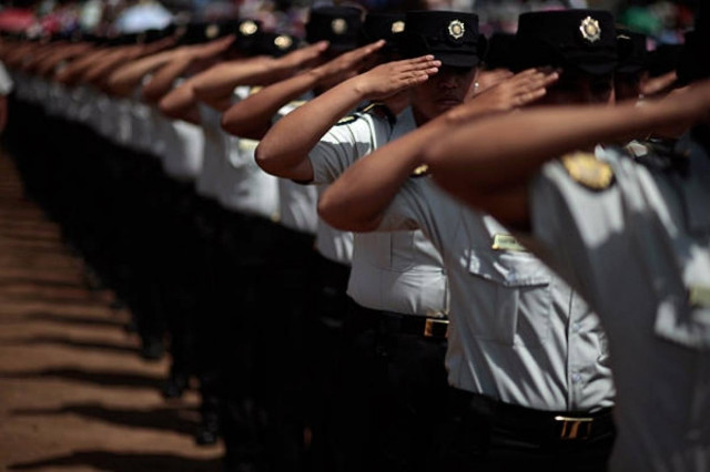 Με κοριούς θα αντιμετωπίσουν τους διεφθαρμένους αστυνομικούς