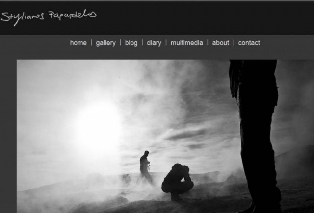 Ο Έλληνας φωτογράφος που γυρίζει τον κόσμο με λεωφορεία