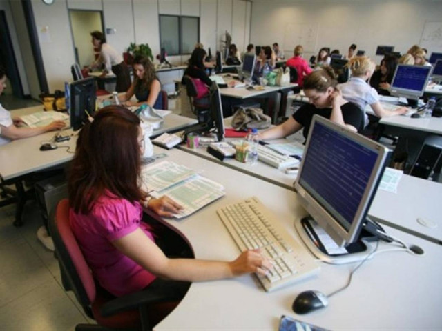 Προσλήψεις 1.068 εποχικών σε δήμους, πανεπιστήμια, ΔΕΗ, υπηρεσίες