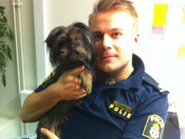 Ο αστυνομικός που καίει καρδιές στο Facebook