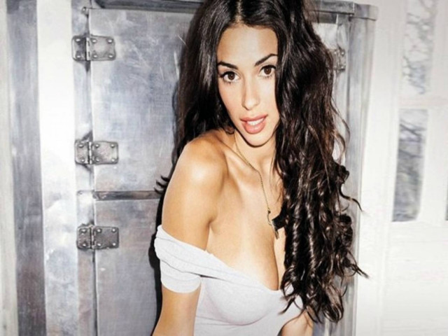 H Γεωργία Σάλπα μας δείχνει τα εσώρουχά της στο Twitter! (pic)