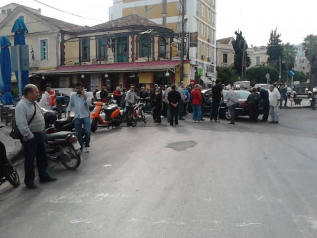 Αυτοκίνητο έσπειρε το... χάος στη Μυτιλήνη