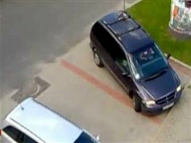 Ξεκαρδιστικό βίντεο: Αφού δεν μπορείς να ξεπαρκάρεις, άστο!