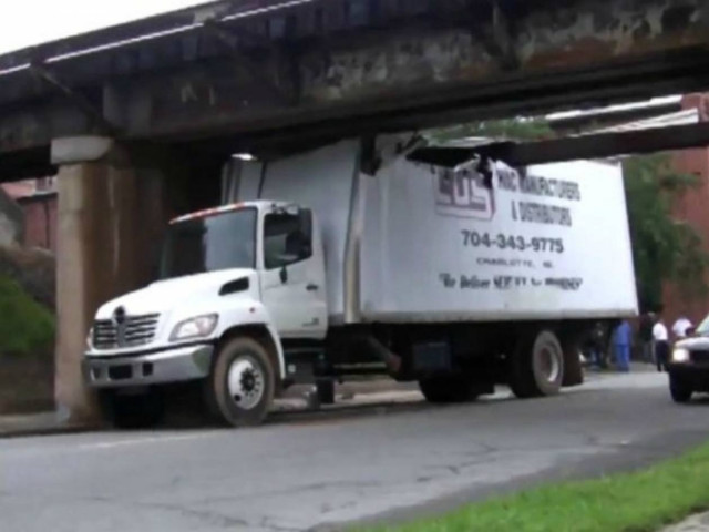 Ξεκαρδιστικό βίντεο: Η γέφυρα... Ρόκυ Μπαλμπόα!