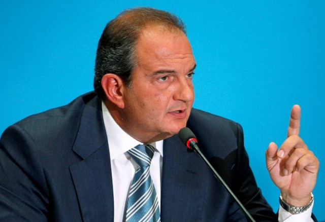 Καραμανλής: Μακριά από τις κάλπες