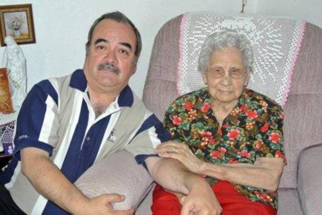 105 ετών η γηραιότερη χρήστης του Facebook