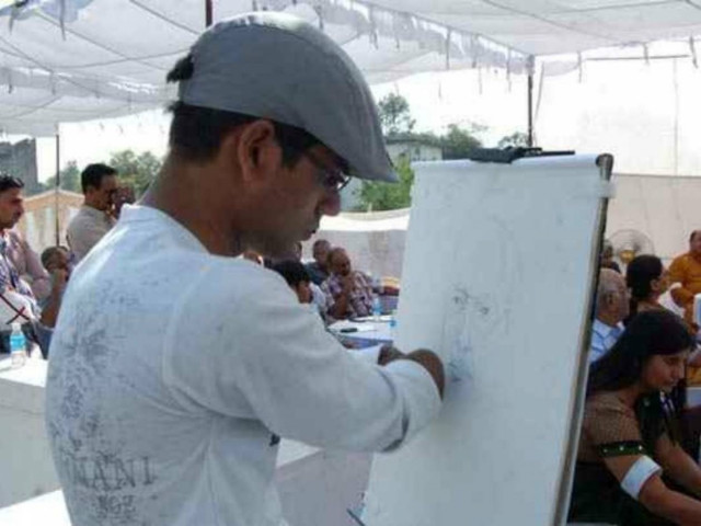 Νεαρός έχασε τα δυο του χέρια κι έγινε ζωγράφος!