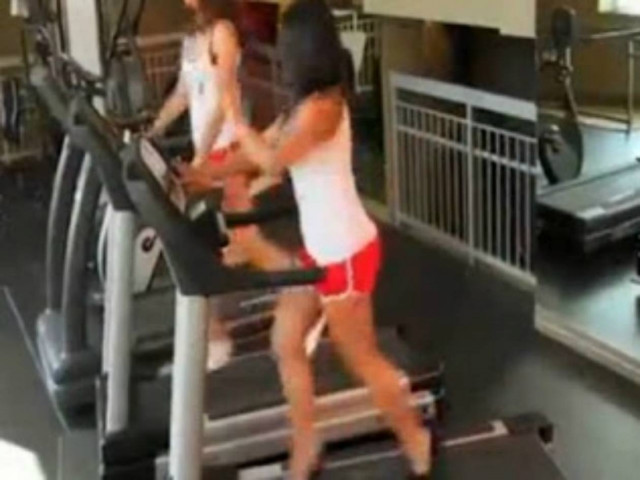 Βίντεο: Τι μπορείτε να πάθετε αν κάνετε διάδρομο με...γόβες!