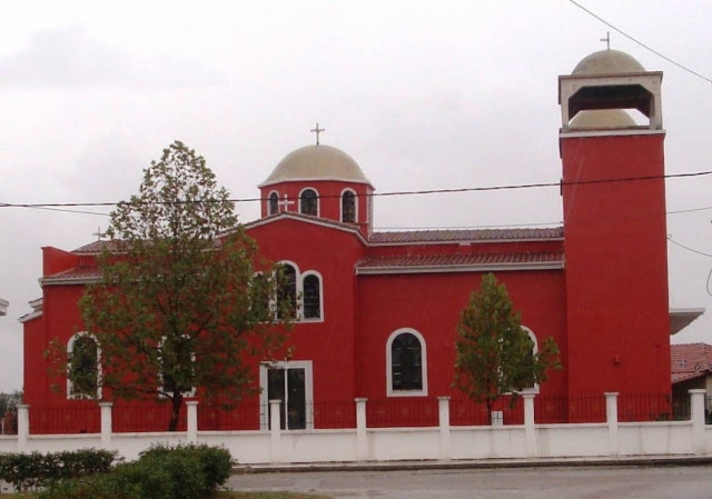 Ξάνθη: Iερέας ζήτησε από τη Χρυσή Αυγή να βάλει ένα... χεράκι...