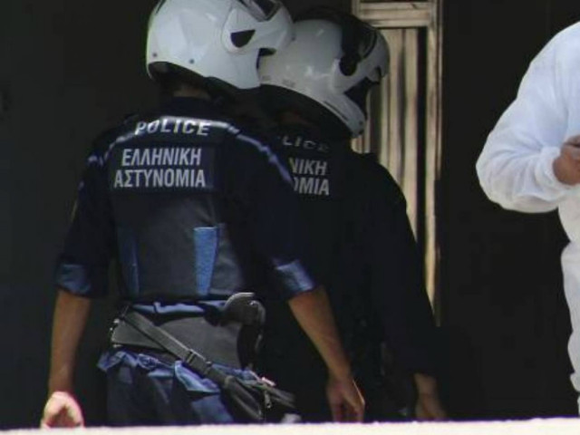 ΤΩΡΑ: Λήξη συναγερμού - Τα εκρηκτικά ήταν... ένα κινητό τηλέφωνο!