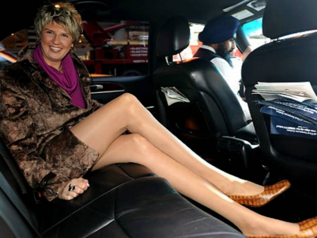 Βίντεο: Η γυναίκα με τα ψηλότερα πόδια