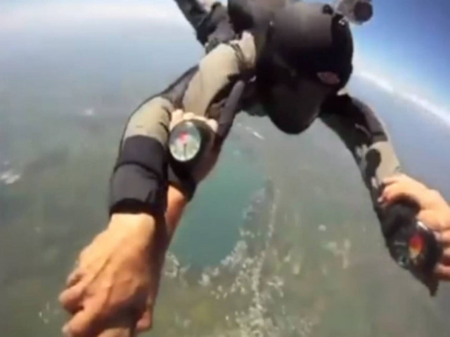 Συγκλονιστικό βίντεο: Παραλίγο τραγωδία με αλεξίπτωτο!