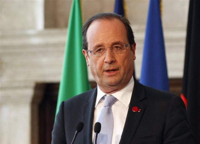 Kαταρρέει η δημοτικότητα του Ολάντ