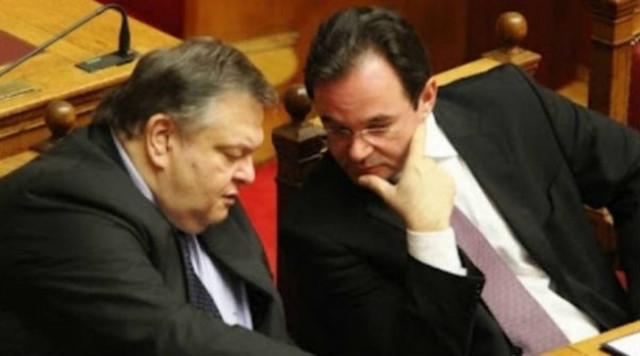 Χρυσή Αυγή: Βενιζέλος και Παπακωνσταντίνου στον εισαγγελέα