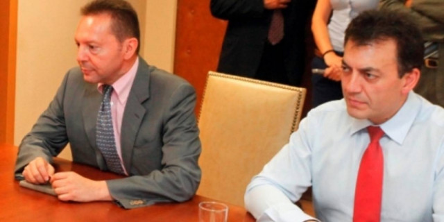 Συνάντηση υπουργών Βρούτση - Στουρνάρα με τους δημάρχους των νησιών