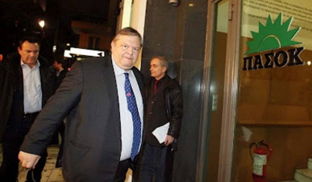 Σε «παραπολιτικό θόρυβο» αποδίδει το ΠΑΣΟΚ το αλαλούμ στην Κ.Ο. του