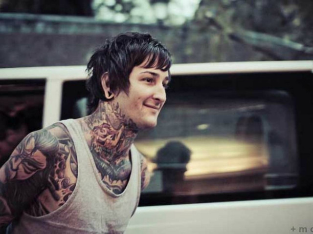 Τραγωδία στην άσφαλτο: Σκοτώθηκε σε τροχαίο νεαρός τραγουδιστής