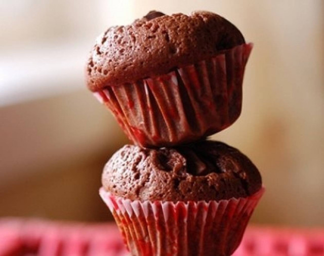 Μίνι κέικ σοκολάτας με μόλις 3 υλικά