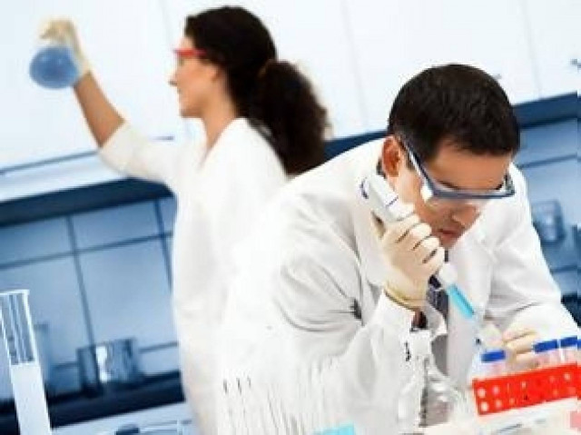 2 στους 4 Έλληνες γιατρούς φεύγουν για το εξωτερικό