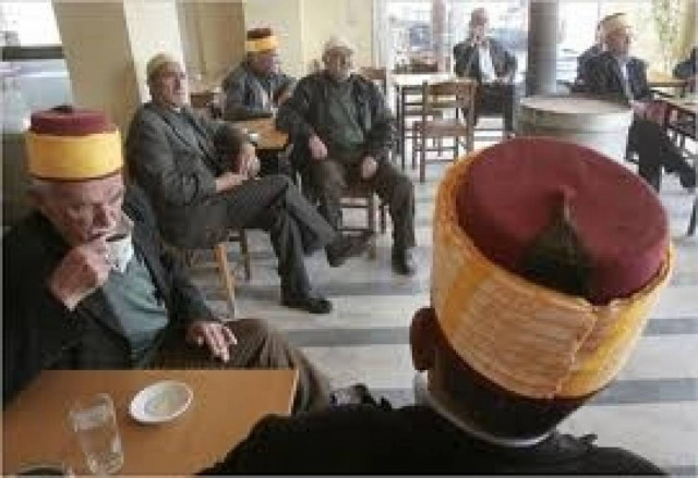 Με απελάσεις Τούρκων διπλωματών απειλεί η Αθήνα