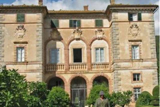 Όργια διασήμων και πολιτικών στη «βίλα της αμαρτίας»