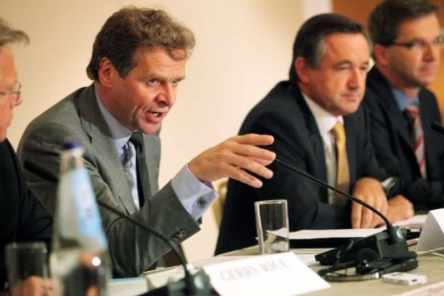 «Στα σχοινιά» στριμώχνουν την τρόικα οι δικαστές