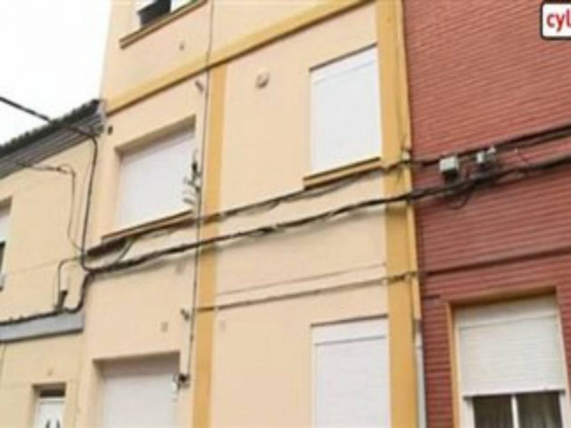 Σοκ: Πέταξε το μωρό της από το παράθυρο!