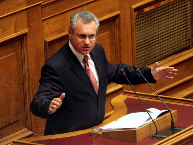 «Πολυεθνικές και τρόικα θέλουν να μας ταΐζουν αμφιλεγόμενα φάρμακα»