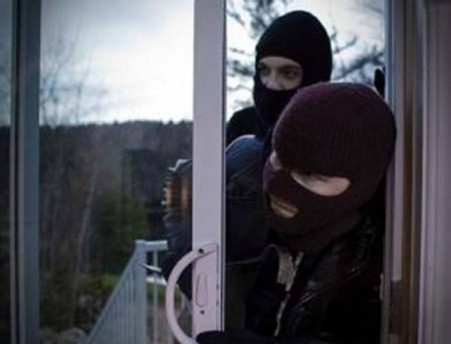 Και αστυνομικός ανάμεσα στους κατηγορούμενους σπείρας διαρρηκτών