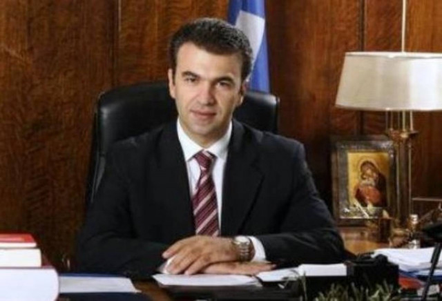 Χρ.Ζώης: Σύνολο υποδείξεων και εντολών της τρόικας το πολυνομοσχέδιο