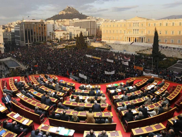 Σήμερα κρίνεται το μέλλον των Ελλήνων