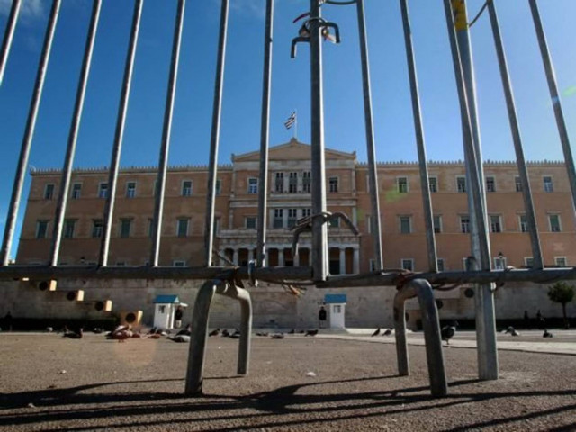 Σε απεργιακό κλοιό για δεύτερη μέρα η χώρα