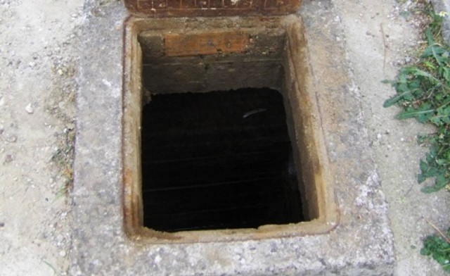 Βίντεο: H επιχείρηση απεγκλωβισμού 15χρονης στην Κόρινθο