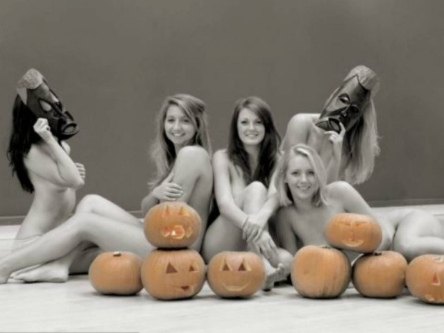 Φοιτήτριες γδύθηκαν για καλό σκοπό! (pics)