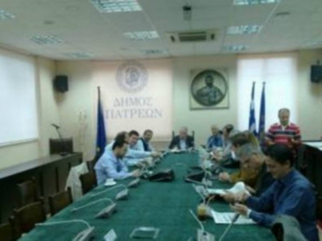 Απίστευτο περιστατικό: Πέταξαν αμπούλα βρώμας στον... Δήμαρχο!