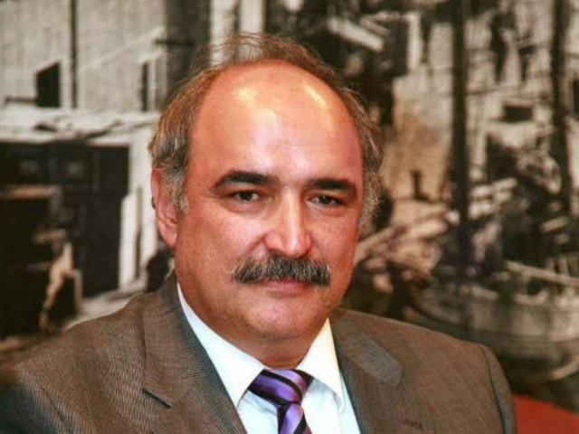 "Παρών" από τον Μάρκο Μπόλαρη