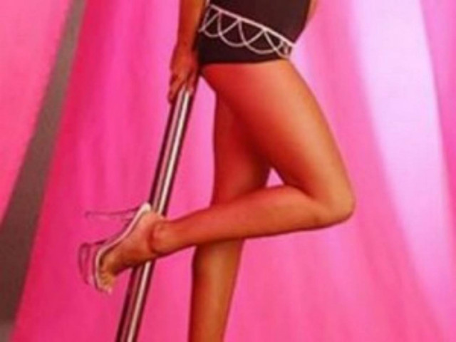 Ανέκδοτο: Στο στριπτιτζάδικο...