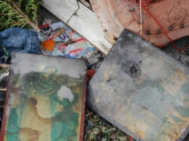 Αχαΐα: Μετανάστες έκαψαν εικόνες και σταυρούς (vid)