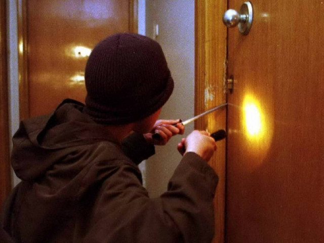 Διαρρήκτες με... ειδίκευση στα κοσμήματα