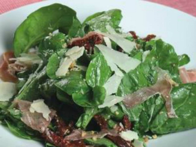 Η σαλάτα του έκρυβε μέσα μια αηδιαστική...