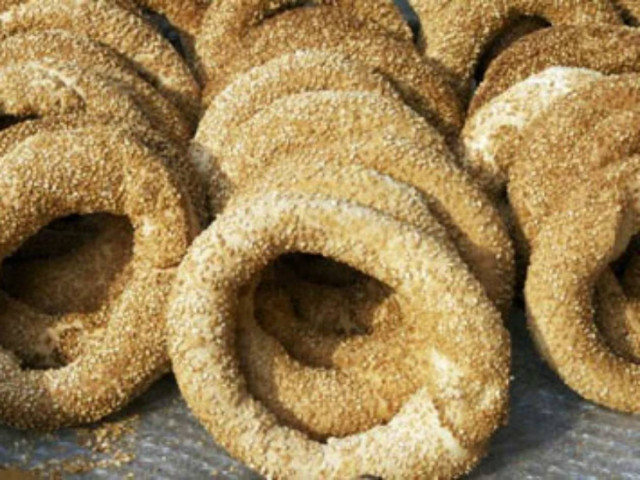 Πάτρα: Έκοψαν ακόμη και το κουλούρι από τα δημοτικά σχολεία