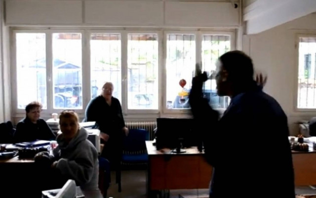 Βίντεο: Χαμός στο Δήμο Τρικκαίων με τις απολύσεις