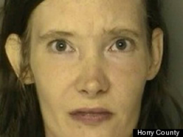 Μαχαίρωσε τον άνδρα της γιατί πίστευε ότι ήταν «γόνος του Σατανά»!