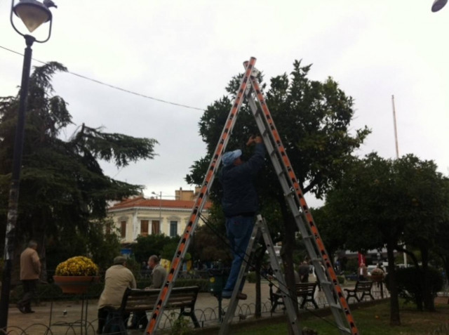 «Μύρισαν» Χριστούγεννα στη Λαμία