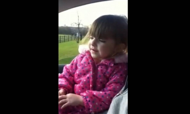 Βίντεο: Ακούστε μια πιτσιρίκα να τραγουδά συγκλονιστικά!