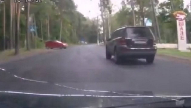 Βίντεο: Έτσι οδηγούν στην Ρωσία!