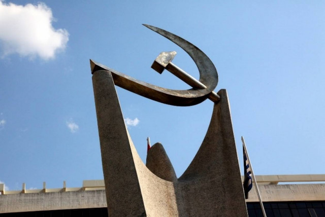 ΚΚΕ: Να σταματήσει η ΔΕΗ να κόβει το ρεύμα σε χιλιάδες οικογένειες