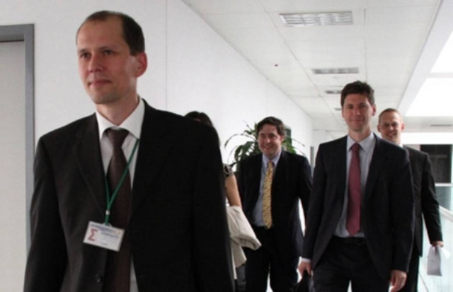 Ως «εξολοθρευτής» επέστρεψε στην Κύπρο η Τρόικα