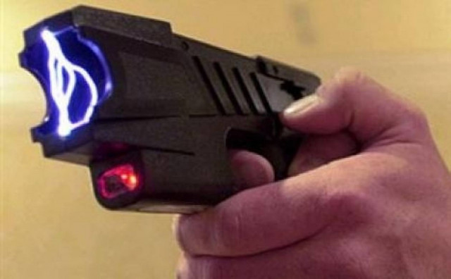 Οδηγός λεωφορείου επιτέθηκε σε μαθητές με Taser!